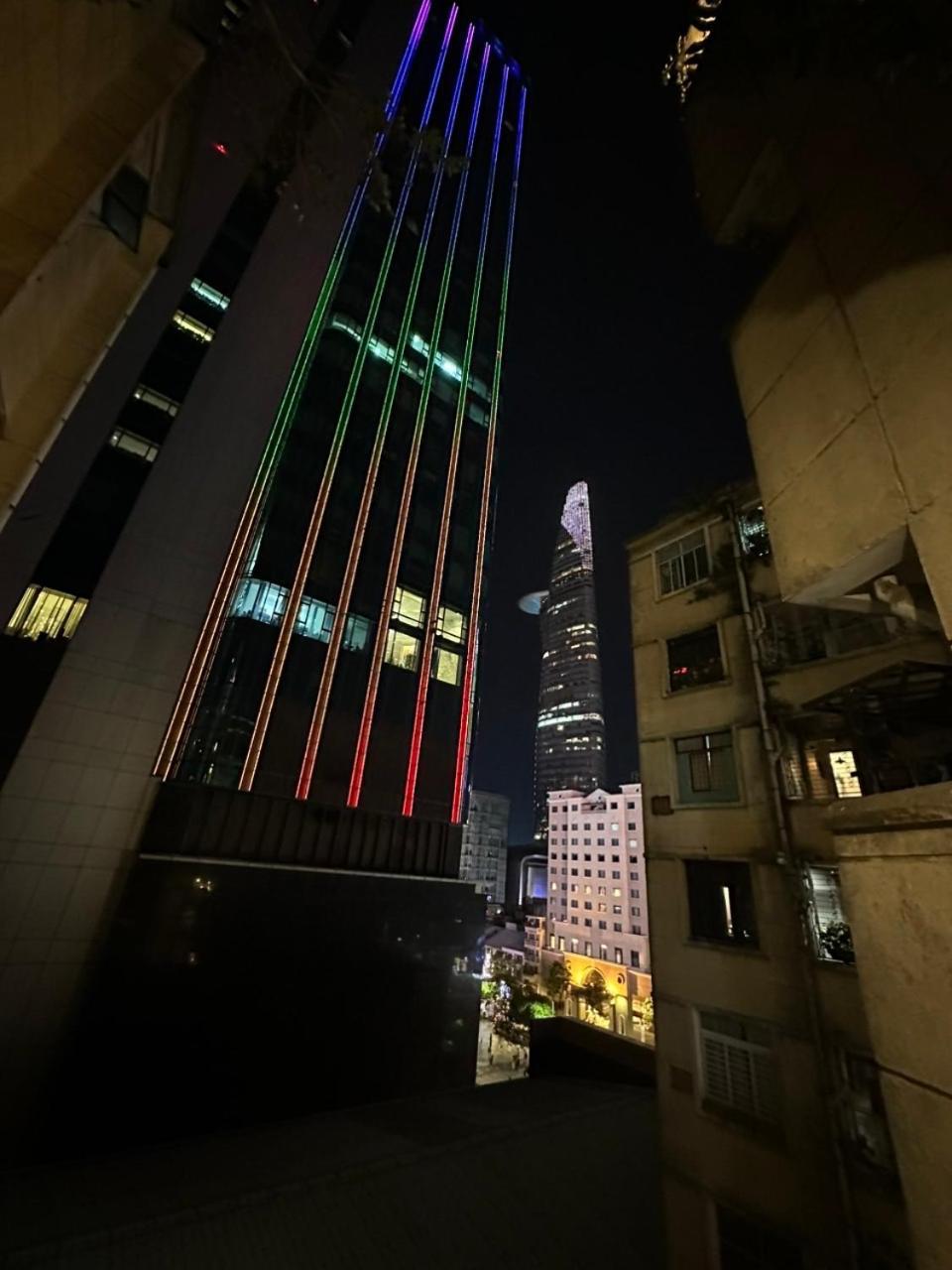 6Even Hotel - Have A Staycation In The Cafe Apartments Building 胡志明市 外观 照片