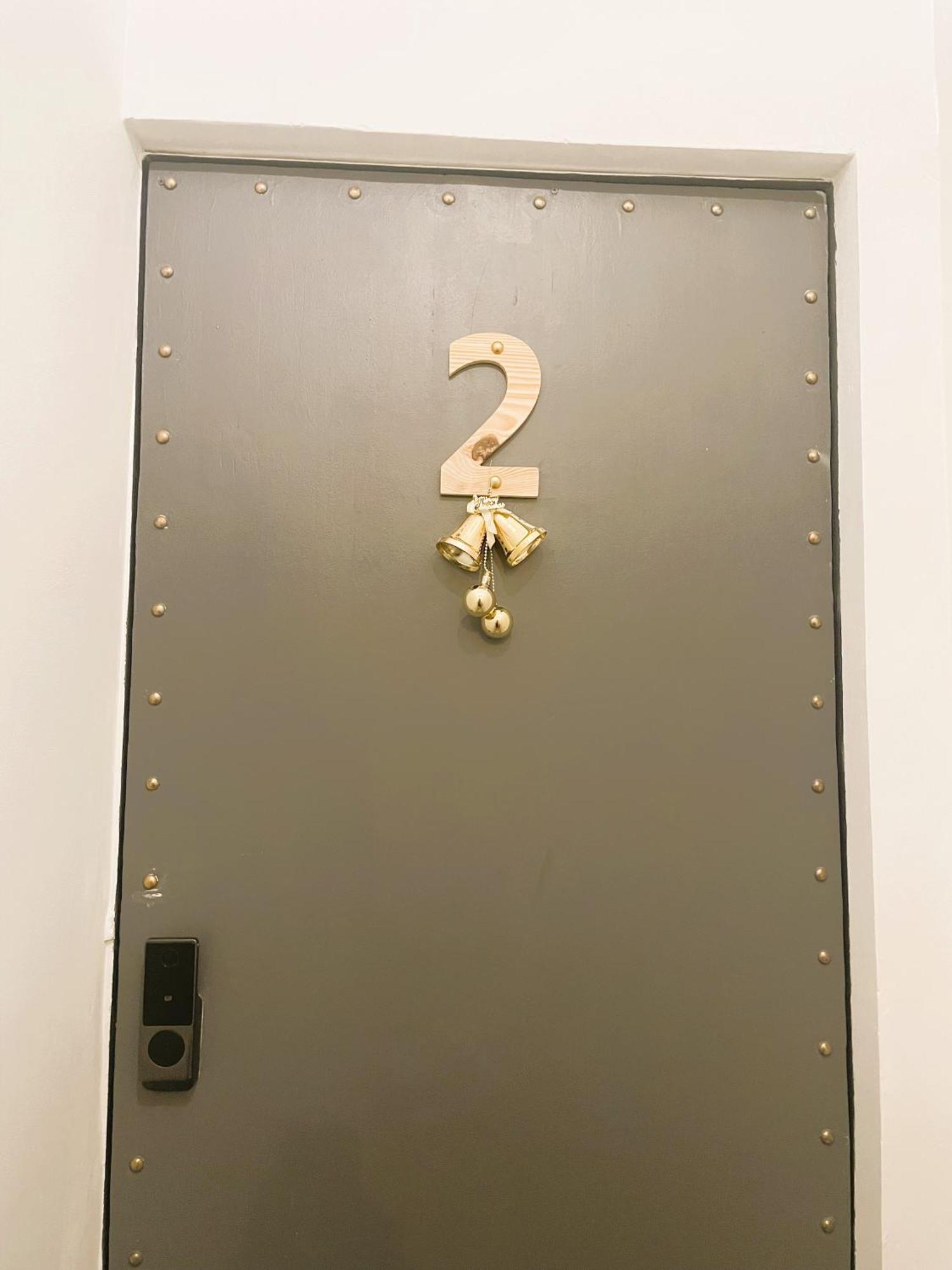 6Even Hotel - Have A Staycation In The Cafe Apartments Building 胡志明市 外观 照片