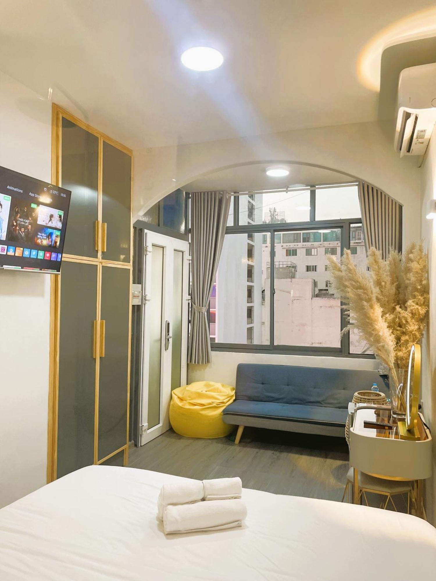 6Even Hotel - Have A Staycation In The Cafe Apartments Building 胡志明市 外观 照片