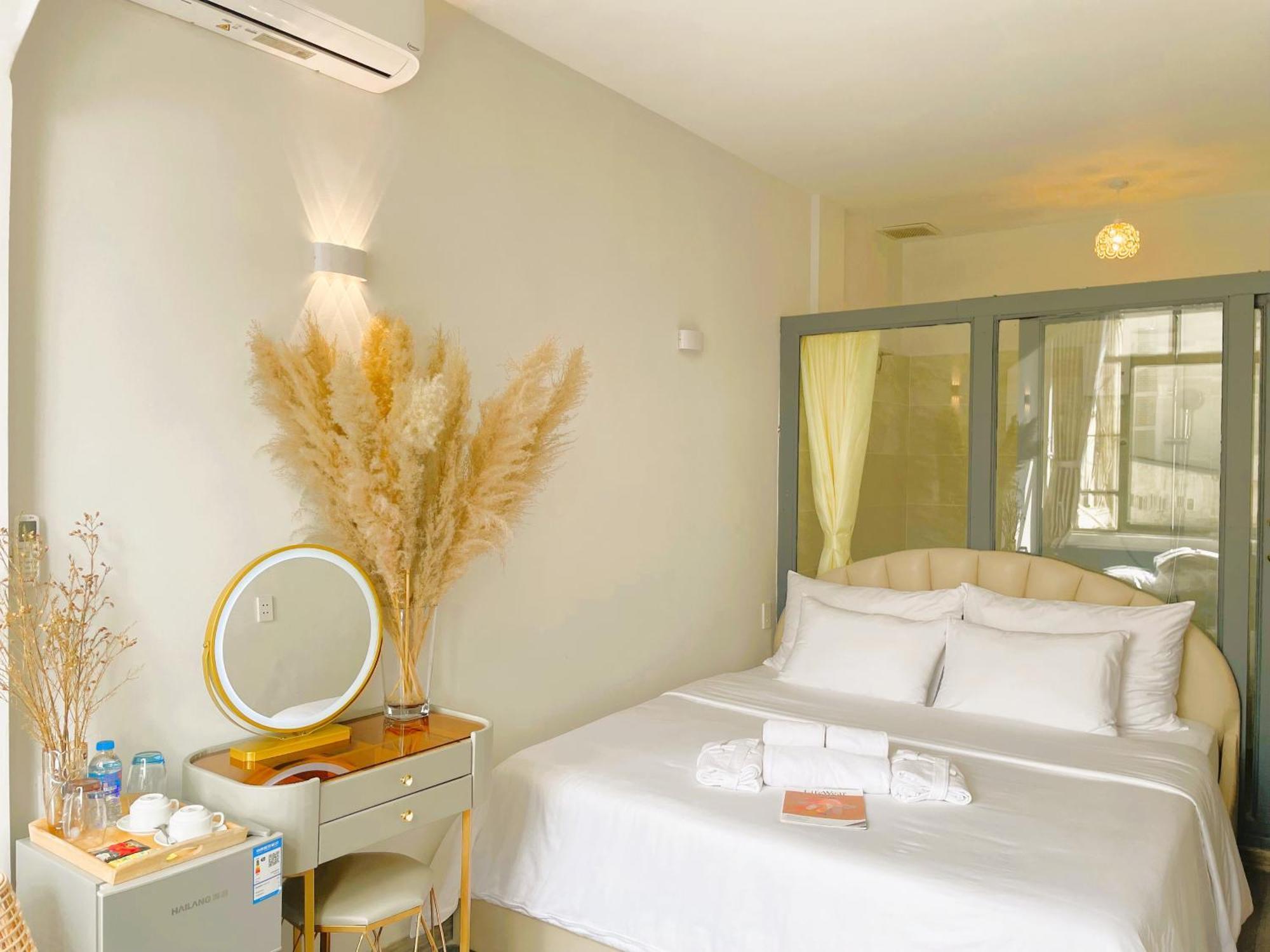 6Even Hotel - Have A Staycation In The Cafe Apartments Building 胡志明市 外观 照片