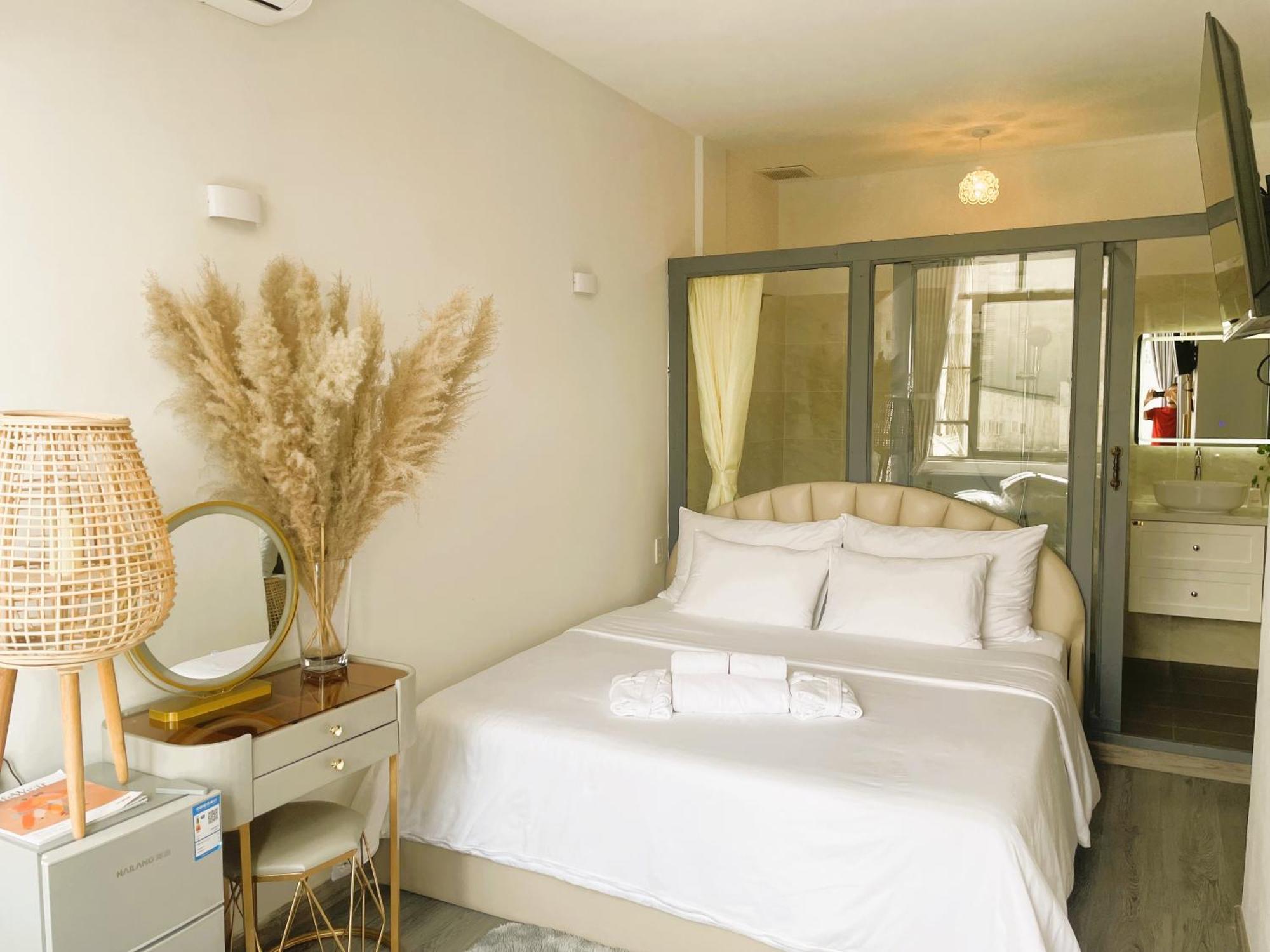 6Even Hotel - Have A Staycation In The Cafe Apartments Building 胡志明市 外观 照片