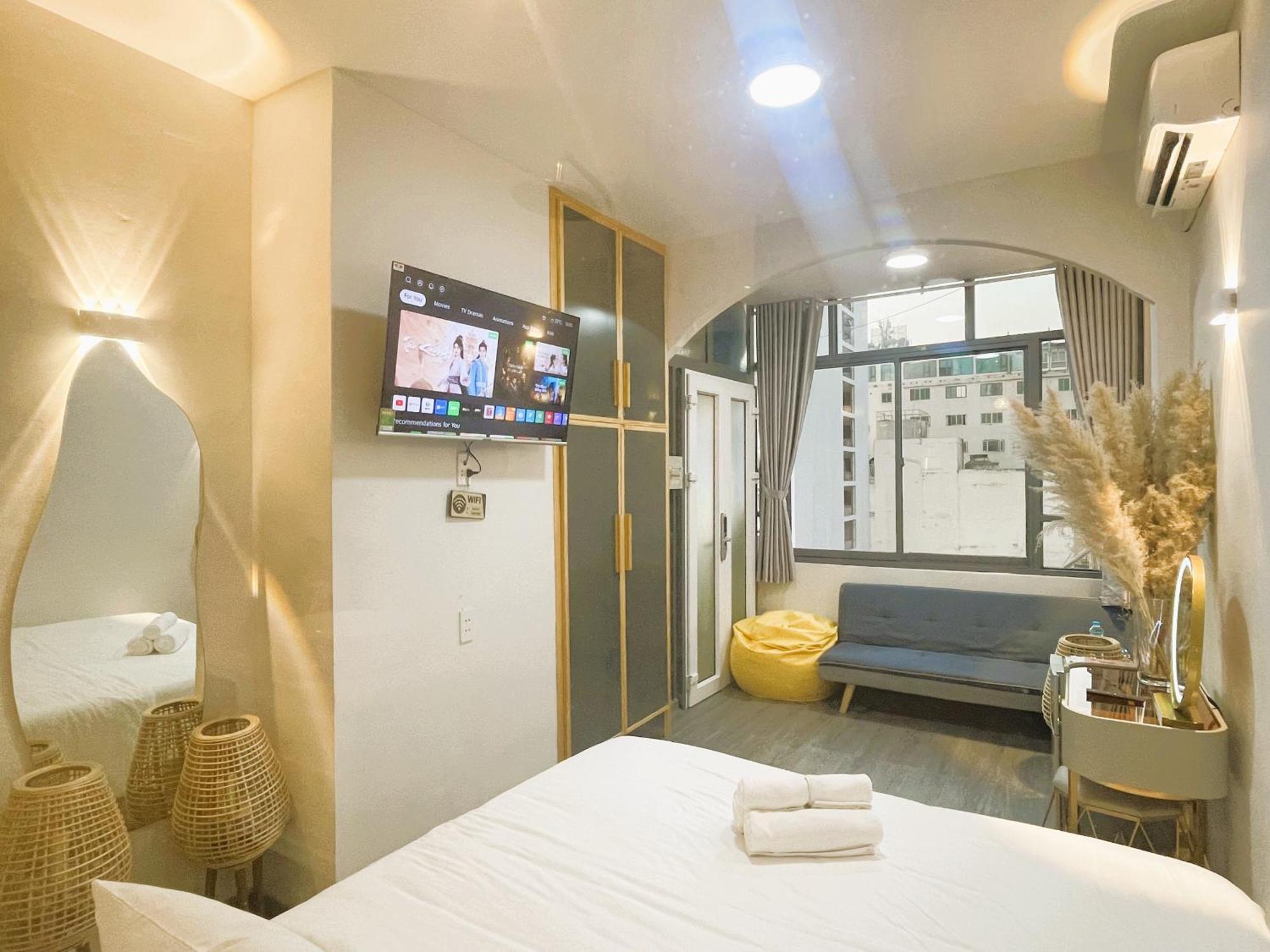 6Even Hotel - Have A Staycation In The Cafe Apartments Building 胡志明市 外观 照片