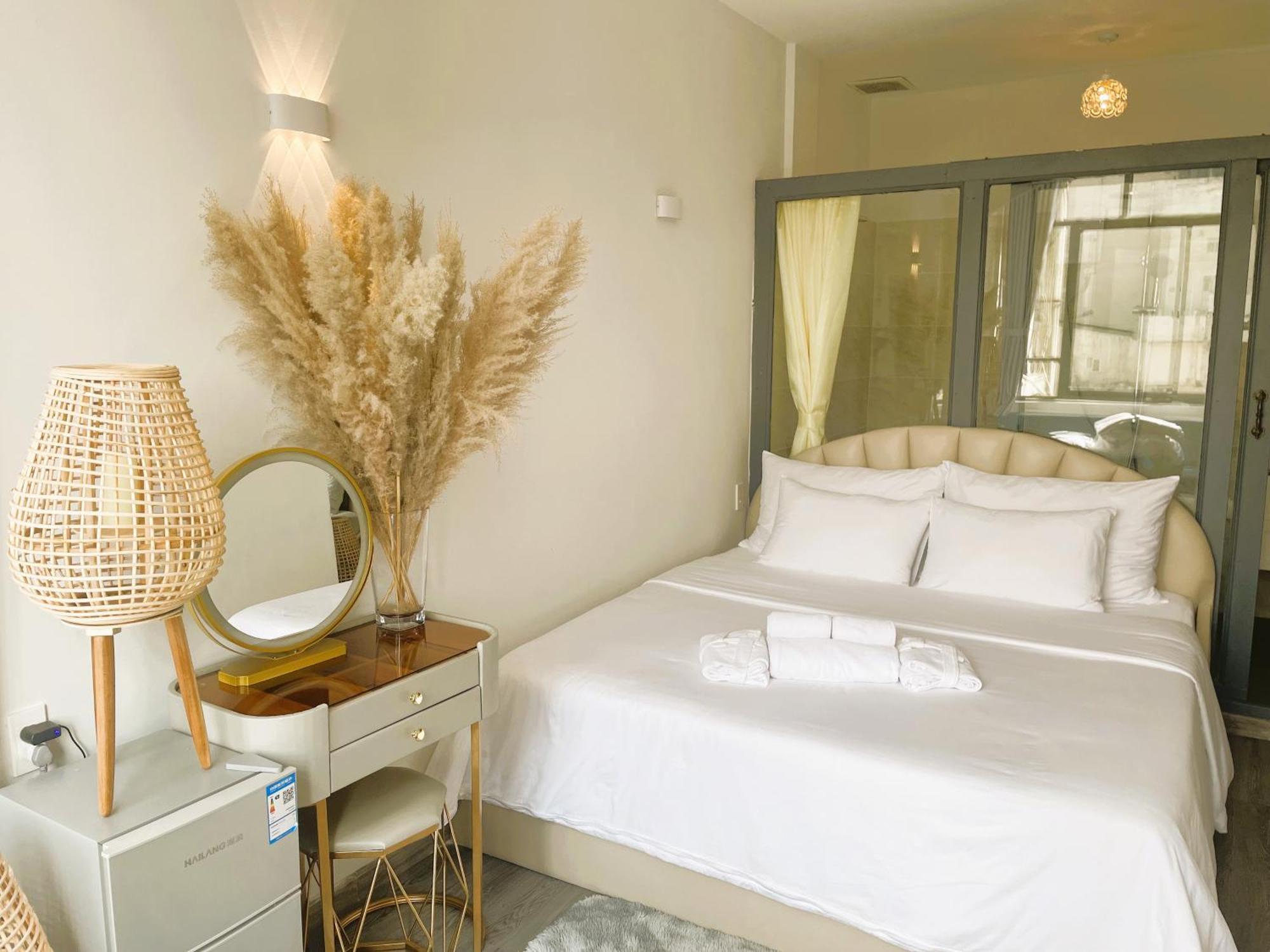 6Even Hotel - Have A Staycation In The Cafe Apartments Building 胡志明市 外观 照片