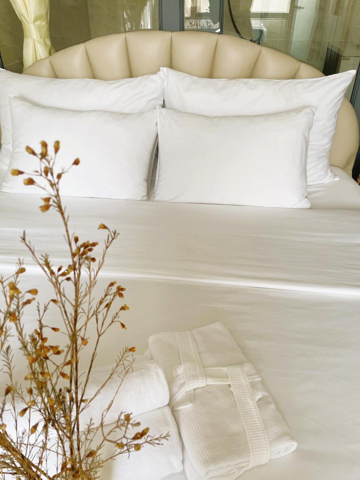 6Even Hotel - Have A Staycation In The Cafe Apartments Building 胡志明市 外观 照片