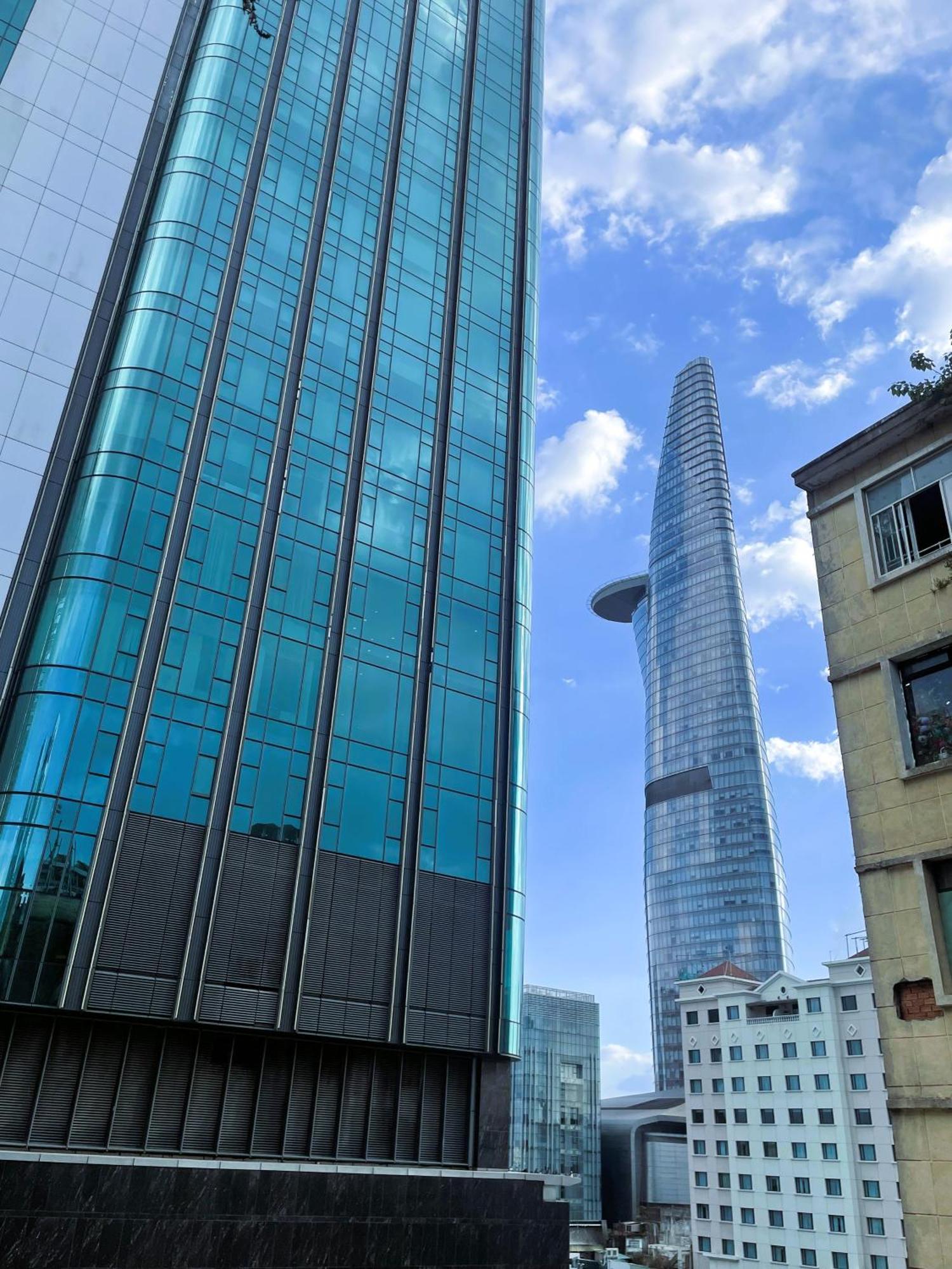 6Even Hotel - Have A Staycation In The Cafe Apartments Building 胡志明市 外观 照片