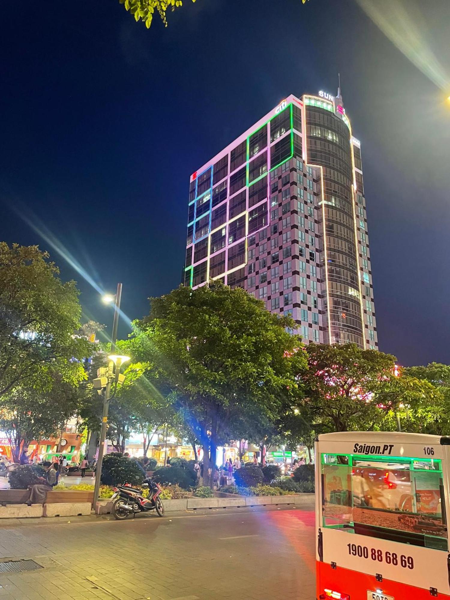 6Even Hotel - Have A Staycation In The Cafe Apartments Building 胡志明市 外观 照片